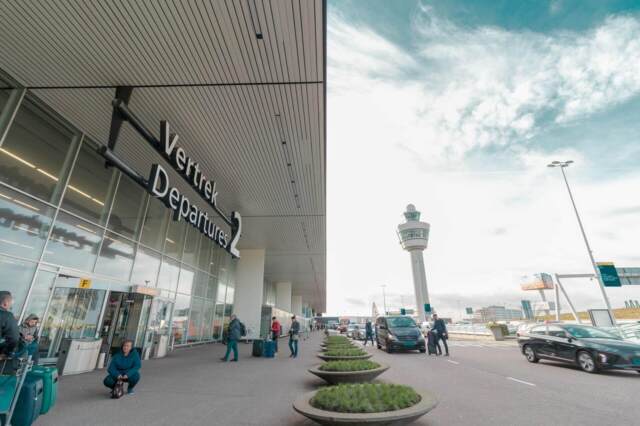 Taxi naar Schiphol boeken voor een comfortabele reis