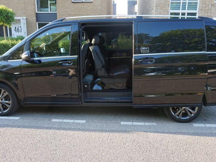 Taxibus Haarlem en omstreken boeken voor een comfortabele groepsreis